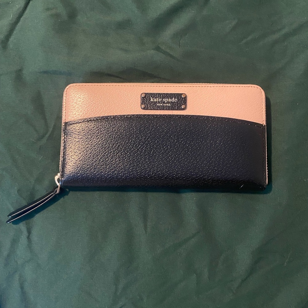 Kate Spade Black and Cream Wallet